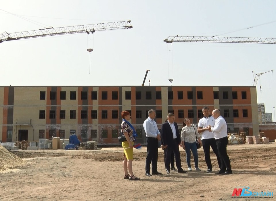 В Волгограде в поселке ГЭС продолжается строительство новой школы на 800 мест